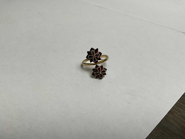 14k gouden ring, gekeurd, twee rosettes (3,0 gram) - afbeelding 2 van  5