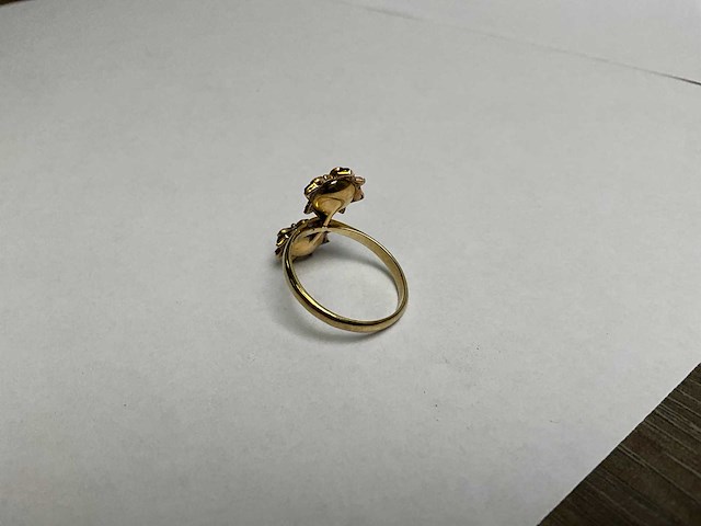 14k gouden ring, gekeurd, twee rosettes (3,0 gram) - afbeelding 3 van  5