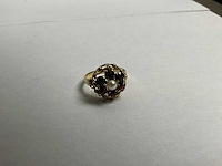 14k gouden ring, rosette granaat en cultivé parel (3,9 gram) - afbeelding 3 van  5