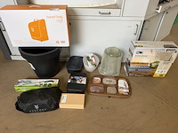 14x partij diversen w.o. luchtbed, travel bag, bloempot w.o. zigi, intex, mepal - afbeelding 1 van  8