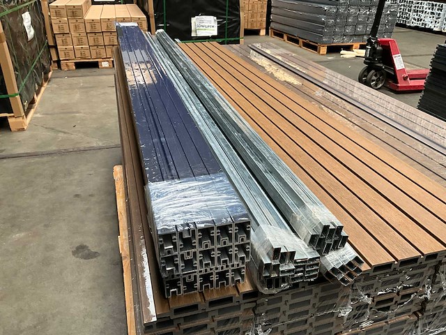 14x triple rhombus teak composiet schutting inclusief tuinpalen (26,2 mtr) - afbeelding 5 van  6