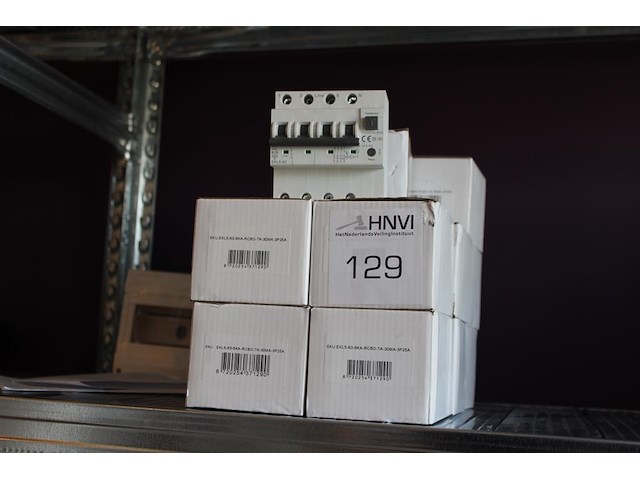 15 aardlekautomaten elk5-63. b25. 3-polig. 30ma. - afbeelding 1 van  2