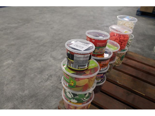 15 emmers snoepgoed haribo. - afbeelding 1 van  2