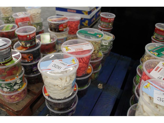 15 emmers snoepgoed haribo. - afbeelding 1 van  2