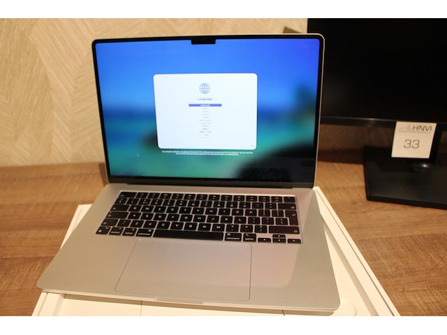 15 inch macbook air apple m3 chip. 16 gb ram geheugen, ssd 512 gb. bouwjaar 2024. incl. doos - afbeelding 2 van  2