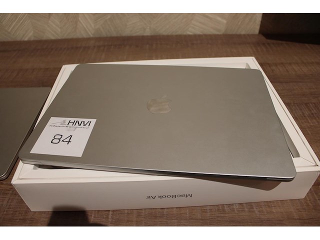 15 inch macbook air apple m3 chip. 16 gb ram geheugen, ssd 512 gb. bouwjaar 2024. incl. doos - afbeelding 1 van  3