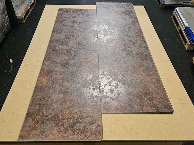 15 m2 laminaat tegel - 1184 x 320 x 7,7 mm - afbeelding 1 van  1