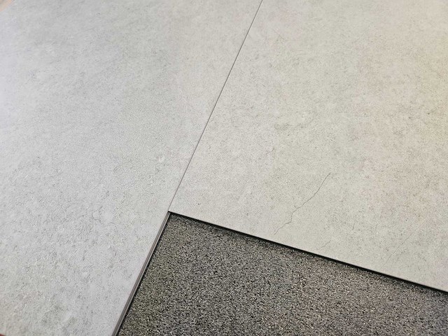 15 m2 pvc spc click tegel - 800 x 400 x 6 mm - afbeelding 2 van  3