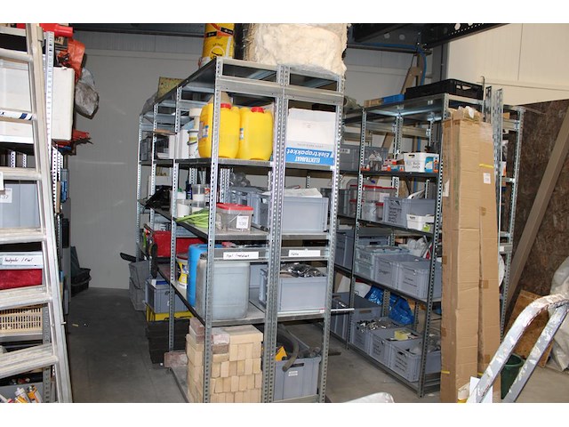 15 meter magazijnstelling met diepte 40 cm en hoogte 220 cm. excl. inhoud en ophalen na 13:00. - afbeelding 1 van  4