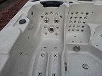 15 persoons dubbele cabine jacuzzi en buitenspa - afbeelding 41 van  56