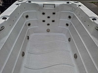 15 persoons dubbele cabine jacuzzi en buitenspa - afbeelding 49 van  56