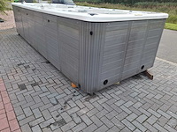 15 persoons dubbele cabine jacuzzi en buitenspa - afbeelding 9 van  56