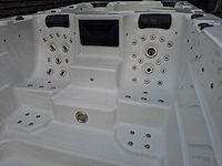15 persoons dubbele cabine jacuzzi en buitenspa - afbeelding 50 van  56