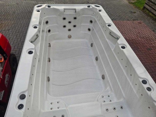 15 persoons dubbele cabine jacuzzi en buitenspa - afbeelding 11 van  56