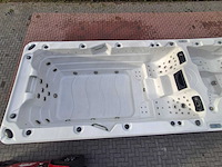 15 persoons dubbele cabine jacuzzi en buitenspa - afbeelding 2 van  56