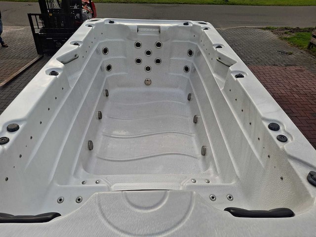 15 persoons dubbele cabine jacuzzi en buitenspa - afbeelding 31 van  56