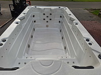 15 persoons dubbele cabine jacuzzi en buitenspa - afbeelding 31 van  56