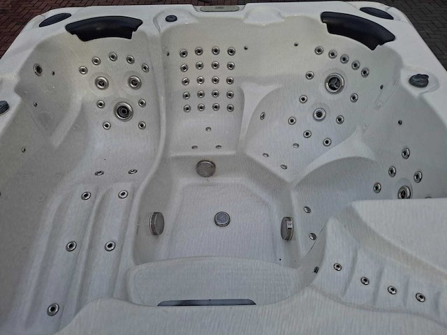 15 persoons dubbele cabine jacuzzi en buitenspa - afbeelding 44 van  56