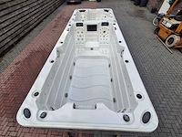 15 persoons dubbele cabine jacuzzi en buitenspa - afbeelding 4 van  56