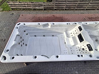 15 persoons dubbele cabine jacuzzi en buitenspa - afbeelding 9 van  56