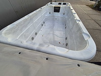 15 persoons dubbele cabine jacuzzi en buitenspa - afbeelding 23 van  34