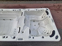 15 persoons dubbele cabine jacuzzi en buitenspa - afbeelding 23 van  56