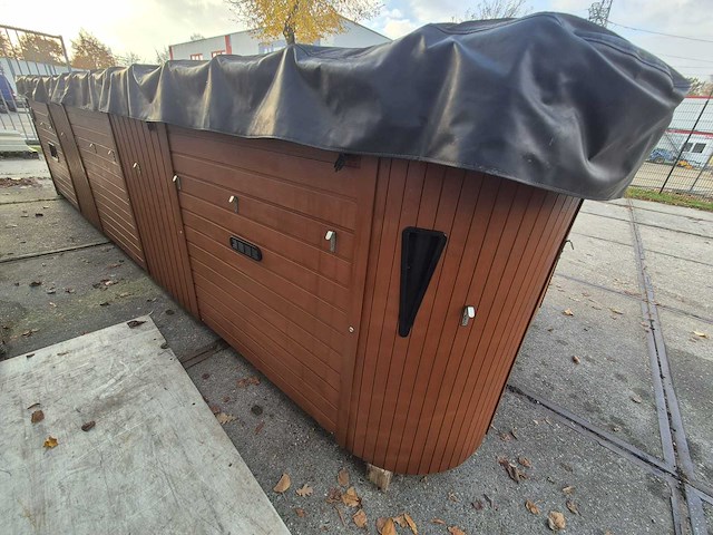 15 persoons dubbele cabine jacuzzi en buitenspa - afbeelding 9 van  34