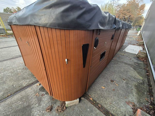15 persoons dubbele cabine jacuzzi en buitenspa - afbeelding 6 van  23