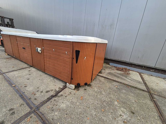 15 persoons dubbele cabine jacuzzi en buitenspa - afbeelding 17 van  34