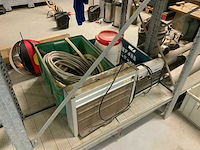 15 secties legbordstelling incusief inhoud diverse landbouw gerelateerde inventaris - afbeelding 23 van  26