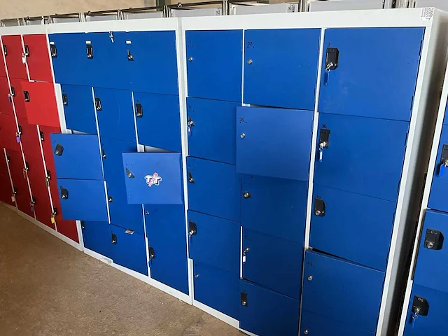 15-vaks lockerkast (2x) - afbeelding 2 van  4