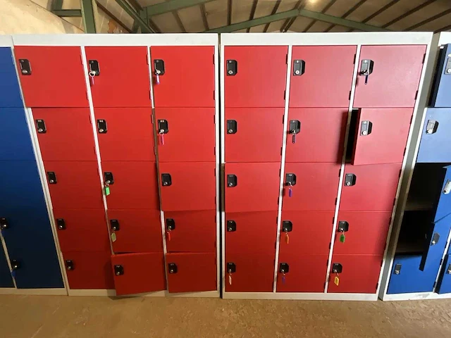 15-vaks lockerkast (2x) - afbeelding 1 van  2