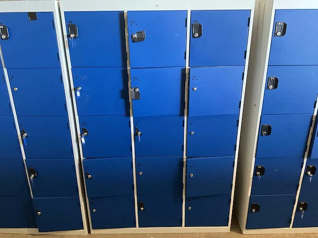 15-vaks lockerkast (3x) - afbeelding 5 van  6