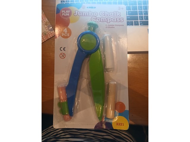 15 x speelgoed assorti doos 2x eenhoorn, 3 xstoepkrijt, 4 x waskrijtpuzzel, 2x unicorn, 1x tekenset piraat, 3x verfkwasten set - afbeelding 10 van  11