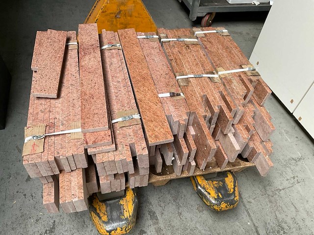 150 granieten plinten 7cm hoog - afbeelding 2 van  3