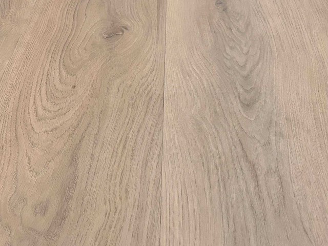 150 m2 pvc spc click plank - 820 x 228 x 4 mm - afbeelding 1 van  3