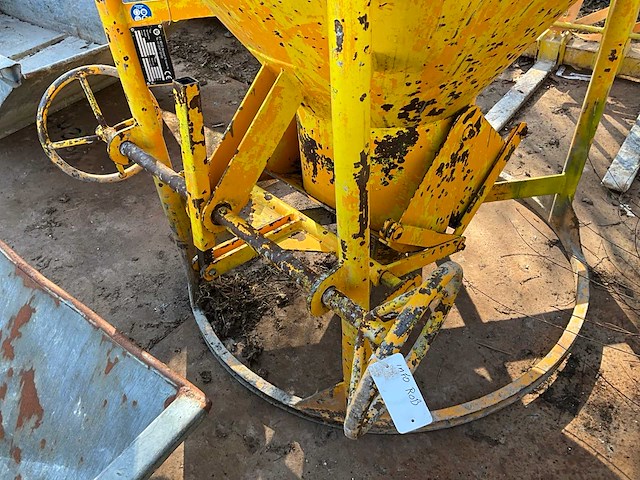 1500l betonkubel - afbeelding 3 van  5