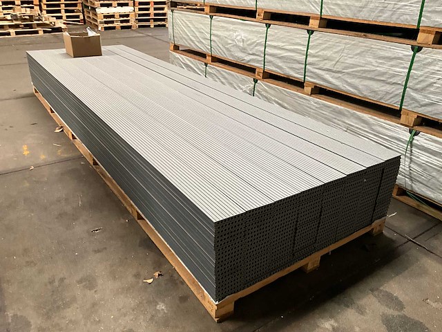 152x composiet vlonderplank grijs 400x14,5x2,1 cm met montageclips - afbeelding 1 van  4