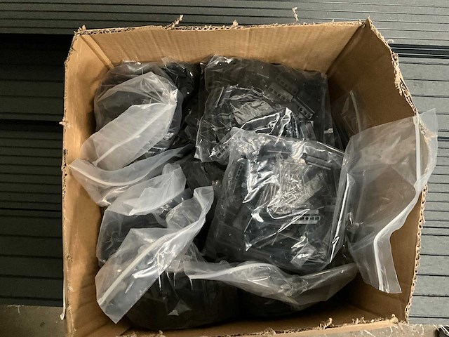 152x composiet vlonderplank zwart 400x14,5x2,1 cm met montageclips - afbeelding 4 van  4