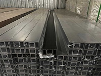 154x zwarte composiet lamellen / composiet roomdivider - 300 cm lang - afbeelding 2 van  5