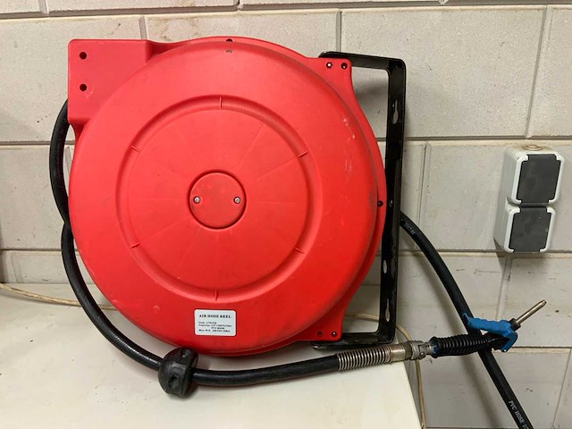 15m pneumatische slangenhaspel met spuitpistool - afbeelding 2 van  4