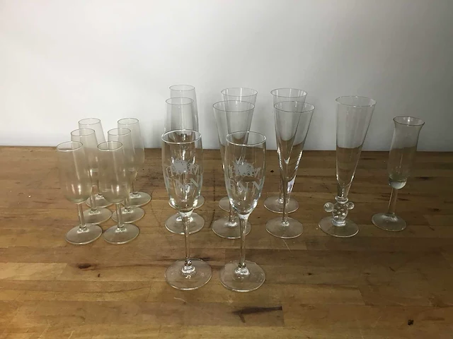 16 champagne flut - glass - afbeelding 1 van  6