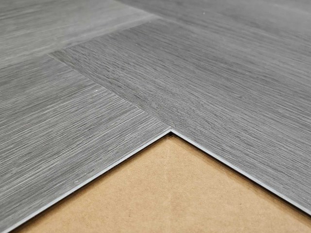 16 m2 pvc spc click visgraat - 750 x 150 x 5 mm - afbeelding 2 van  3