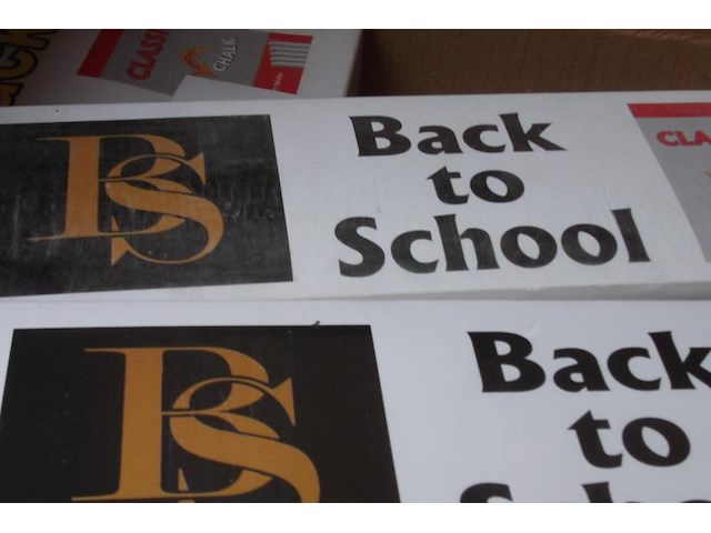 16 pakken van 10 doosjes back to school krijtjes - afbeelding 2 van  5