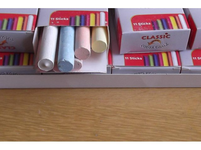 16 pakken van 10 doosjes back to school krijtjes - afbeelding 3 van  5