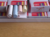 16 pakken van 10 doosjes back to school krijtjes - afbeelding 3 van  5