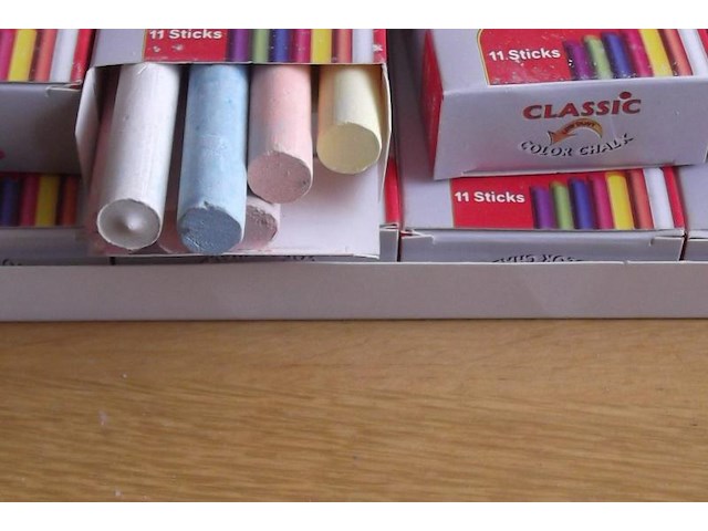 16 pakken van 10 doosjes back to school krijtjes - afbeelding 5 van  5