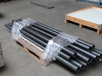 16 stalen pijpen op pallet met 10x lengte 235 cm en 6x 180 cm. doorsnede 75 mm. - afbeelding 2 van  3