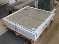 16 tegels serenissima 120 x 120 cm.