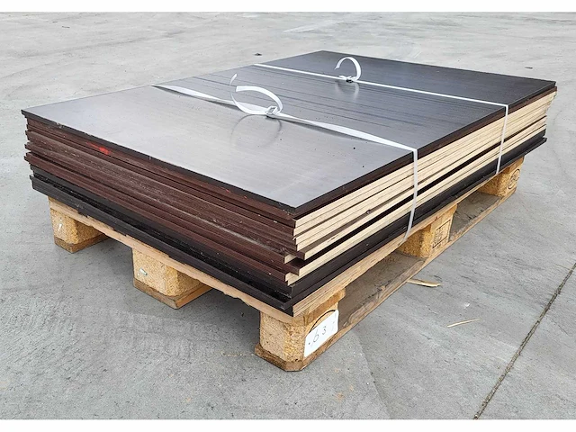 16 x berken betonplex 12mm antislip ( 16.6 m2 ) - afbeelding 5 van  6